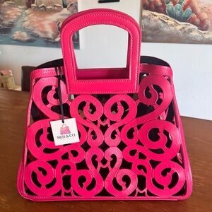 SKB & Co

Hot Pink Hand Carved Leather Bag called 🎶NOTA 🎶